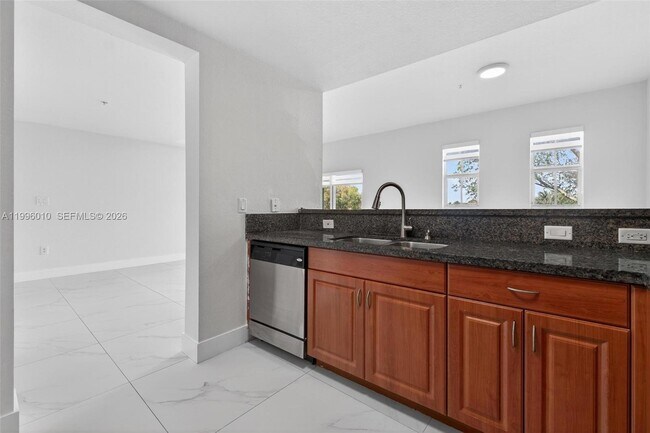 Photo - 11103 NW 83rd St Unit 204