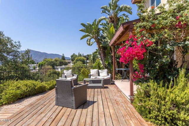 Building Photo - 1932 Hilldale Dr