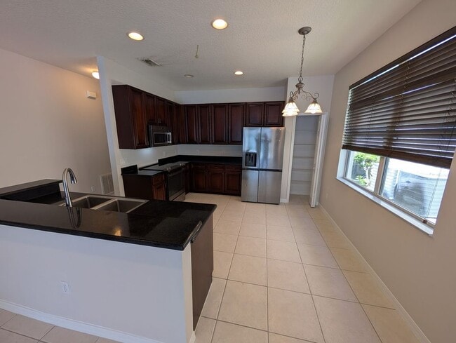 Building Photo - 14239 Lake Live Oak Dr