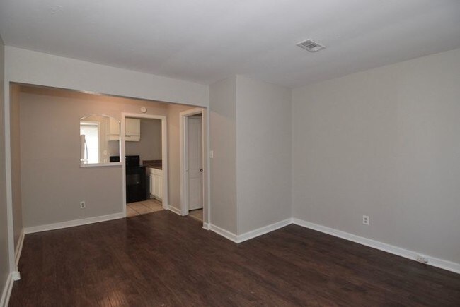 Photo - All-Electric 2 Bedroom Duplex - Section 8 OK