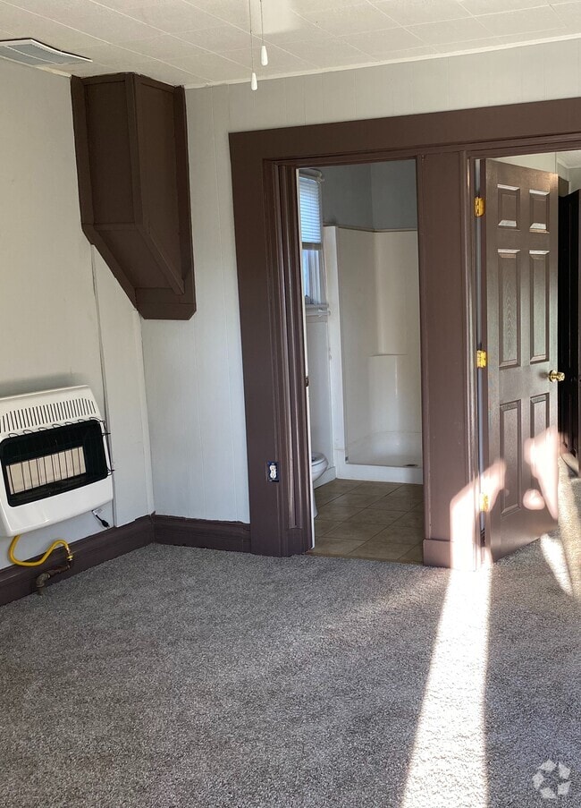 Building Photo - 362 N Line St Rental