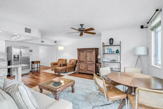 Photo - 1532 Drexel Ave Unit 303