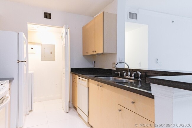 Photo - 2451 Centergate Dr Unit 208