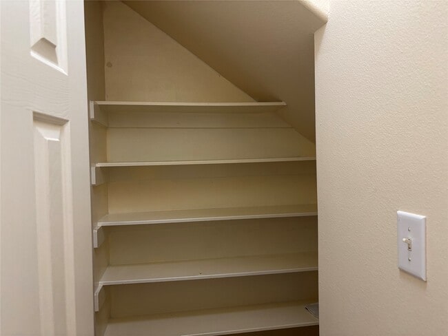 Building Photo - 25306 Calderstone Ct