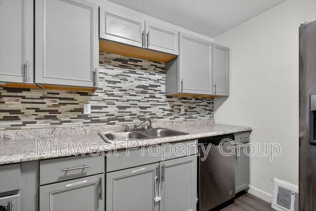 Photo - 1395 Acredale Dr