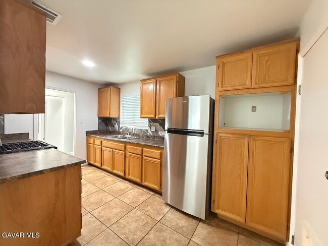 Photo - 38638 31st St E