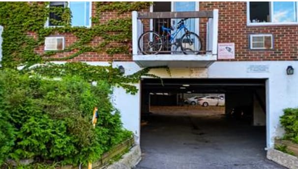 Building Photo - 84 King Edward Ave Unit 301