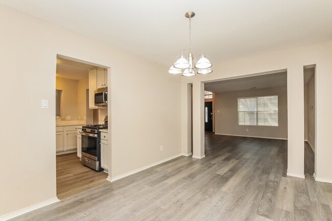 Photo - 1504 Lorson Loop