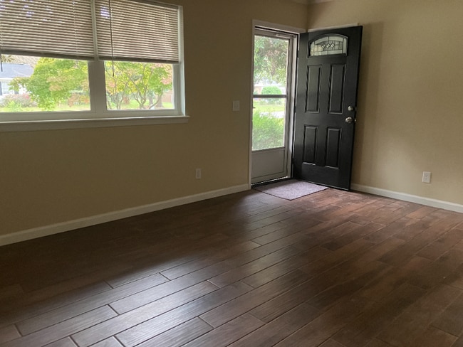 Photo - 209 Antoinette Dr