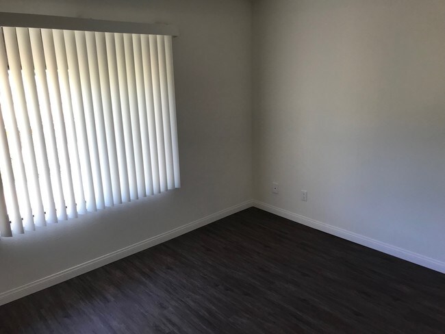 Photo - Barry Gardens Plaza Apartments
