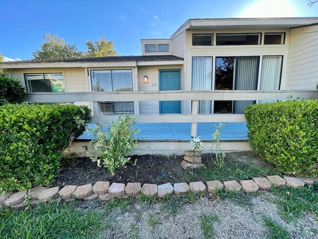 Photo - 49 April Point Dr N Rental