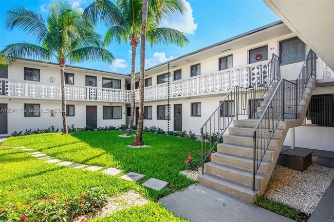 Photo - 1330 W 29th St Unit 9