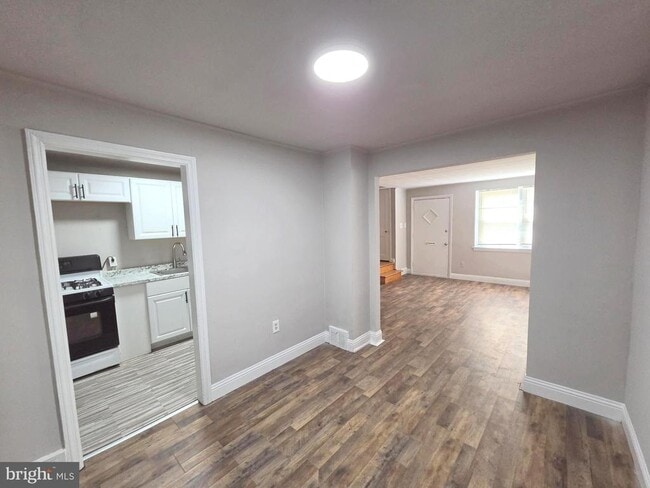 Photo - 6653 Perry Ave