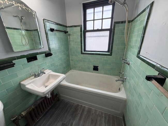 Photo - 210-201 Walnut-