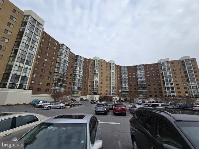 Photo - 15100 Interlachen Dr Apartment Unit 4-124