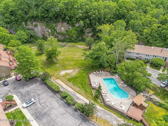 Photo - 370 Cres Spring Dr