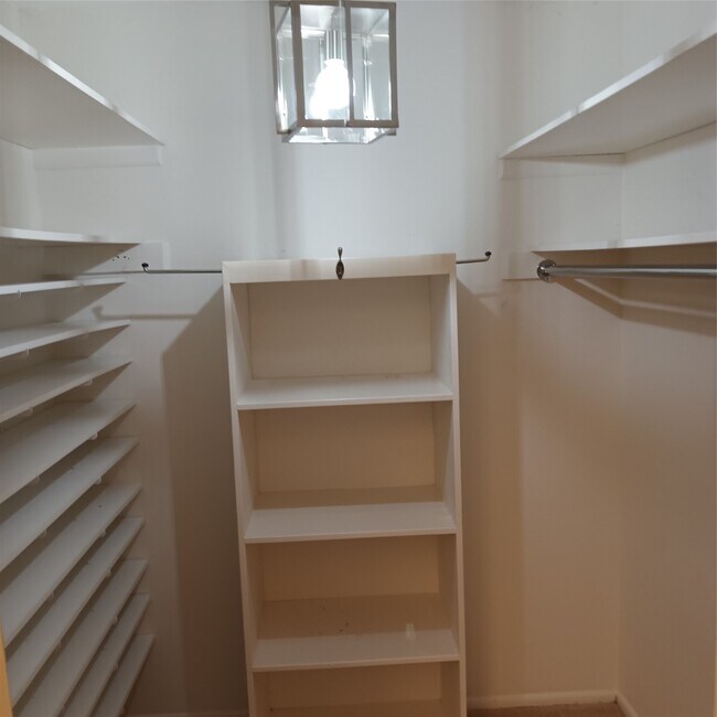 Photo - 5837 Northgap Dr