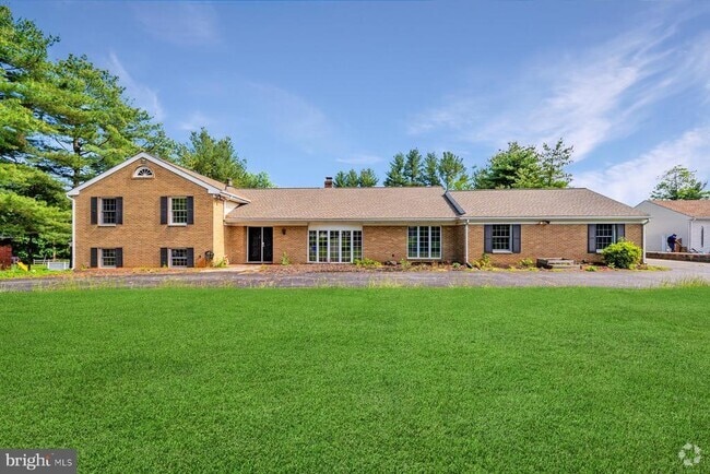 Building Photo - 3990 View Top Rd Rental