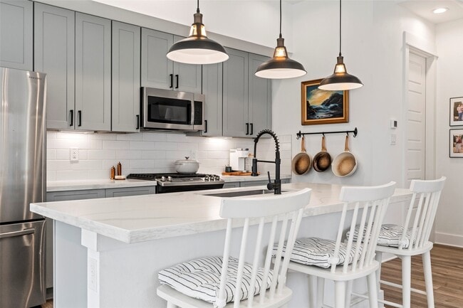 Photo - 5202 Pinemont Creek Ln