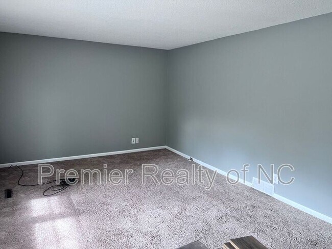 Photo - 4753 Eastwin Dr