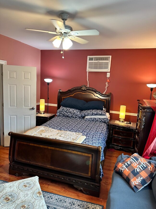 Photo - 77 W 26th St