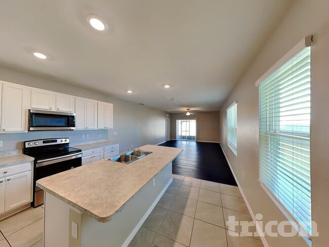 Photo - 4447 Blue Rock Dr