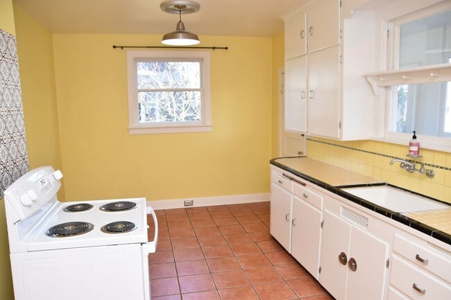 Photo - 3 Bedroom 1.5 Bath Hilltop 2 Story Home