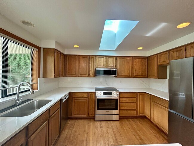 Photo - 12371 Rainier Dr