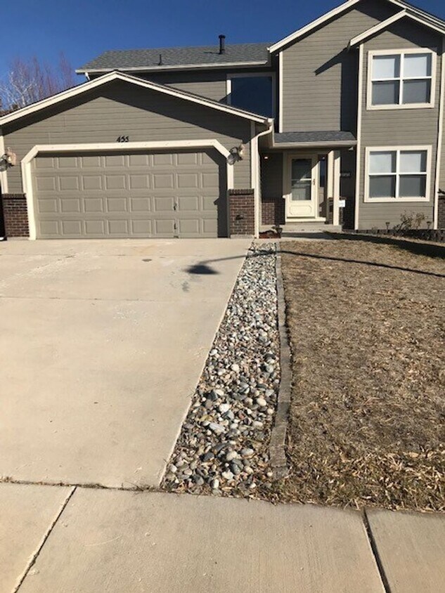 Lovely 2 Story with Finished Basement - Lovely 2 Story with Finished Basement