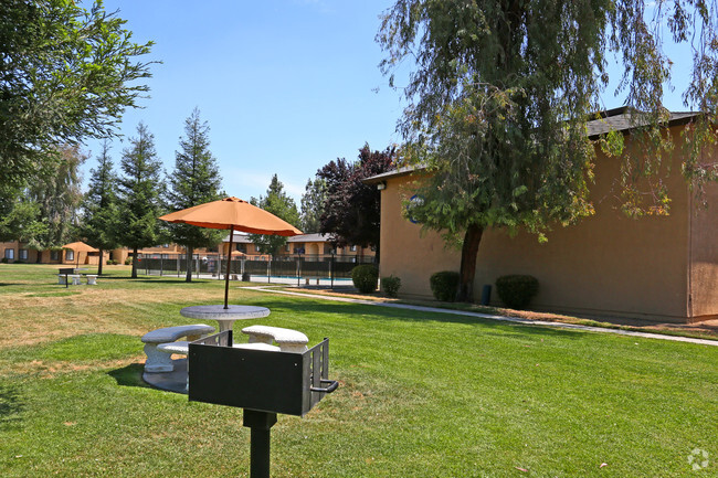 Community - Maple Grove Apartments