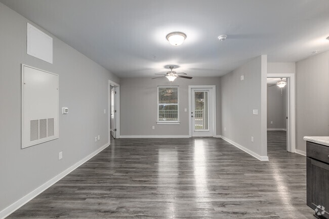 3BR, 2BA - 1,123SF - Living Room