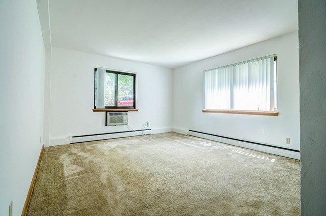 Photo - 2700 Humboldt Ave S.