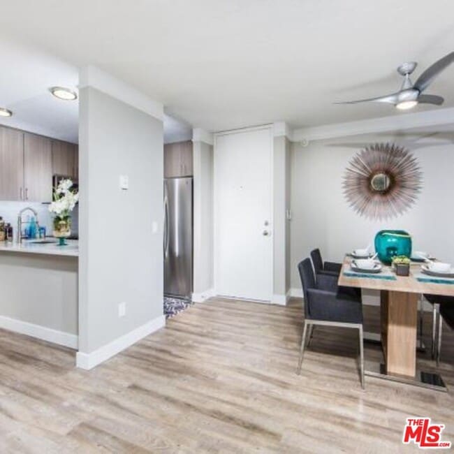 Photo - 6600 Beachview Dr Unit 211