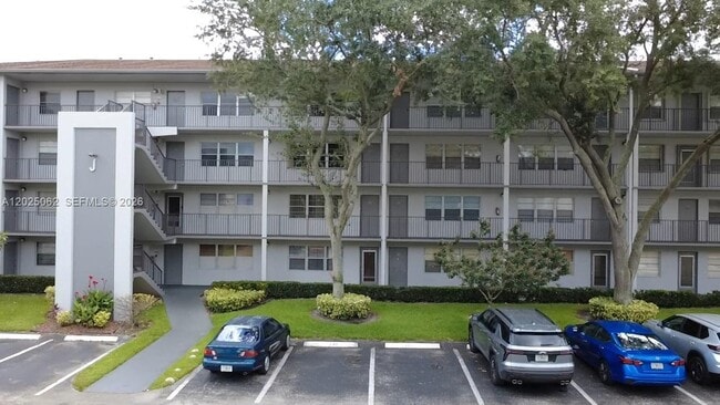 Photo - 101 SW 132nd Way Unit 404J