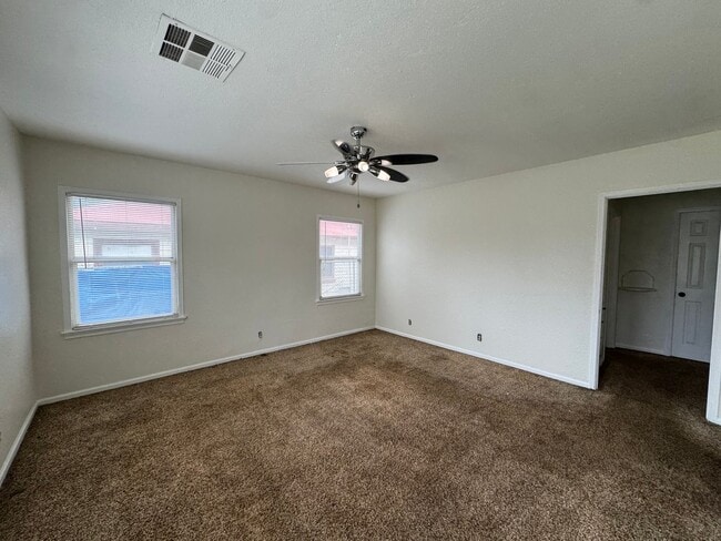 Photo - Charming home in 93308!