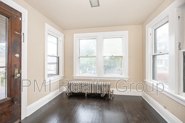 Photo - 888 Evangeline Rd