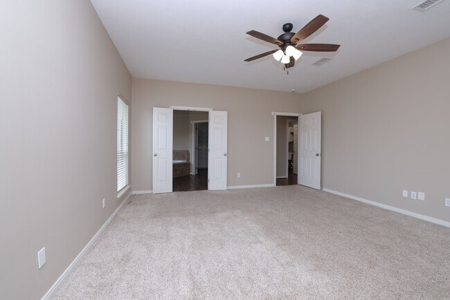 Photo - 105 Lawrence Marshall Dr