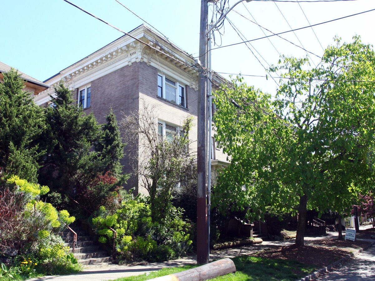 1626 13th Ave - Bristol Apartments