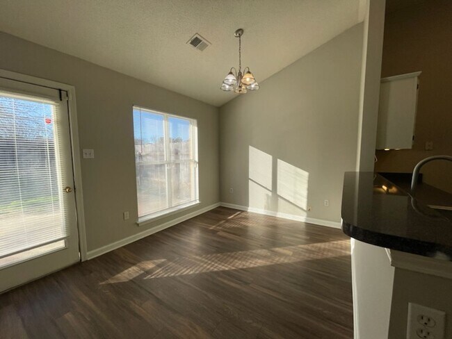 Photo - Adorable home in Ross Point Farms