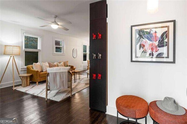 Photo - 830 Belgrade Ave NE