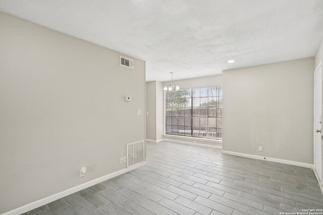 Photo - 10609 Starcrest Dr