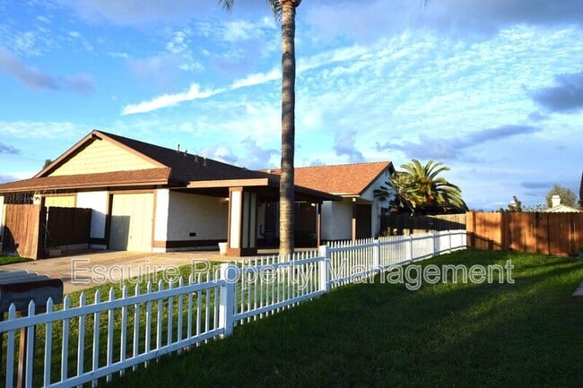 Building Photo - 5219 Meadowview Dr