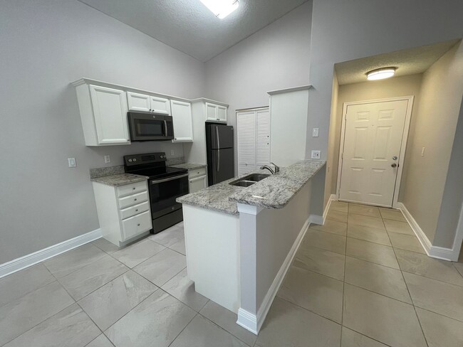 ANNUAL RENTAL - 2 BED/2BATH AT OASIS - ANNUAL RENTAL - 2 BED/2BATH AT OASIS