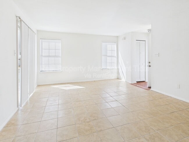 Photo - 513 Summit Ct