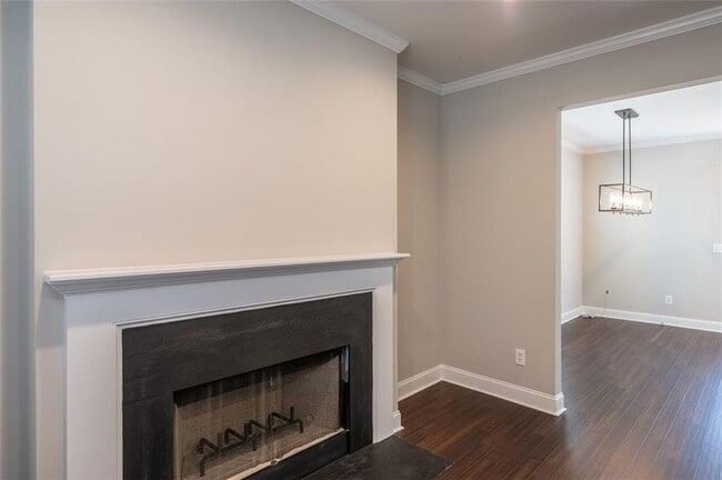 Photo - 323 Englewood Ave SE