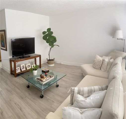 Photo - 1301 SW 135th Ter Unit Ivanhoe