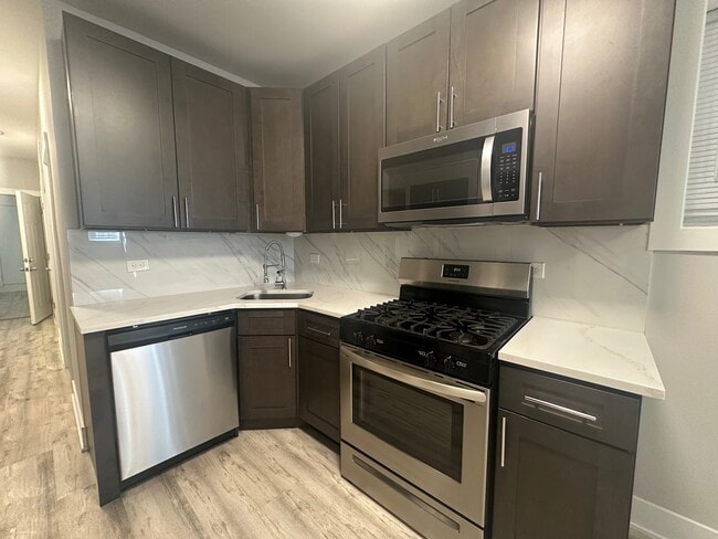 Photo - 3328 W Le Moyne St Unit G