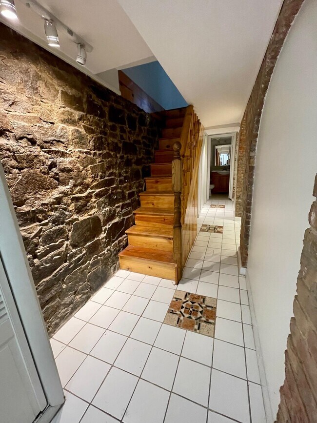 Photo - 352 Varick St Unidad 1