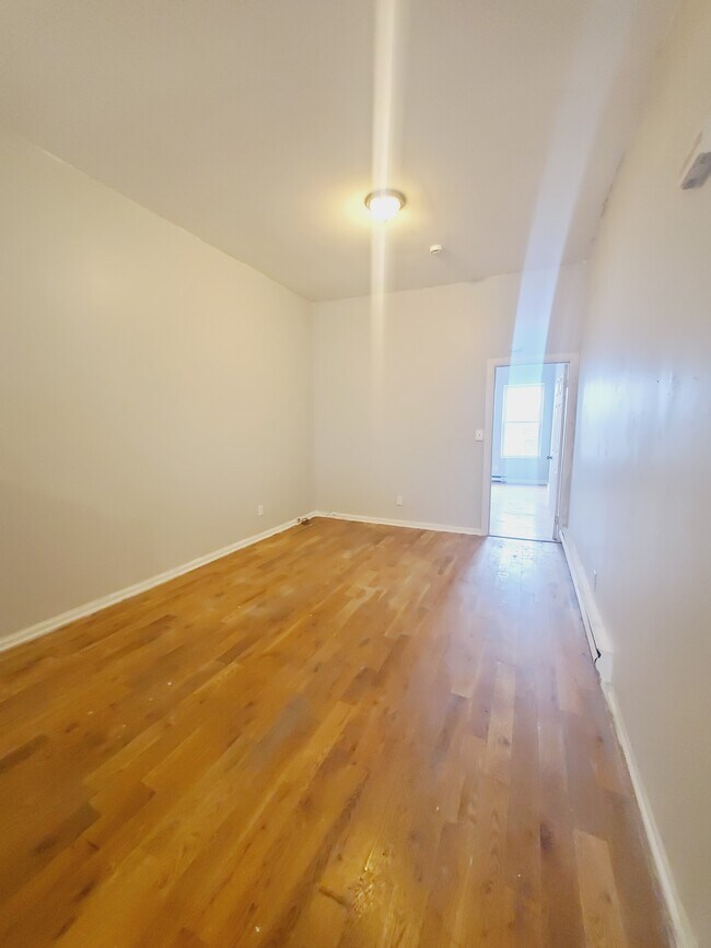 Photo - 366 Forrest St