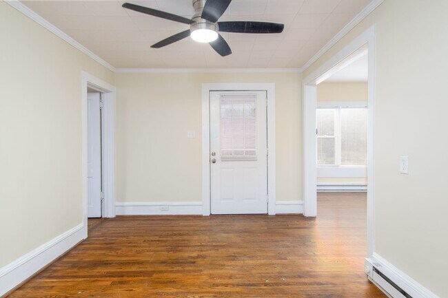 Photo - College Street Unit College 765-A